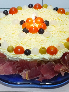 Foto principal de Tarta de cumpleaños... salada!
