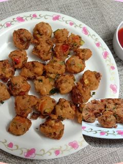 ક્રિસ્પી બ્રેડ પકોડા (Crispy Bread Pakoda Recipe In Gujarati) રેસીપી મુખ્ય ફોટો