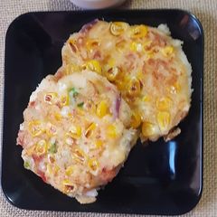A picture of Corn open bread coin.