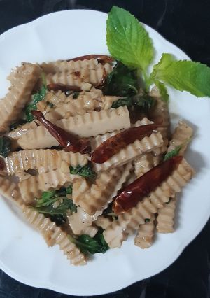 รูปของ "ผัดกะเพราหมูยอพริกแห้ง" 🌿🌶🐷