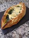 Pide de espinacas o ispanakli pide