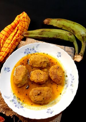 কাঁচা কলার নিরামিষ কোফতা কারি রেসিপির প্রধান ছবি