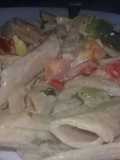 Fideos integrales salteados en verduras