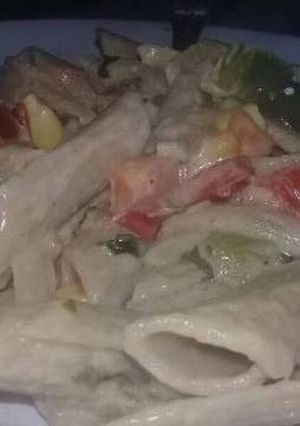 Una foto de Fideos integrales salteados en verduras