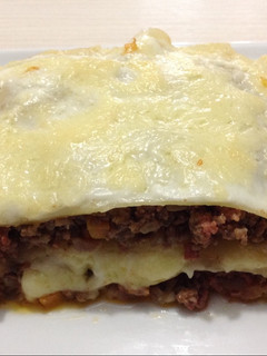 Una foto de Lasaña con salsa bolognesa