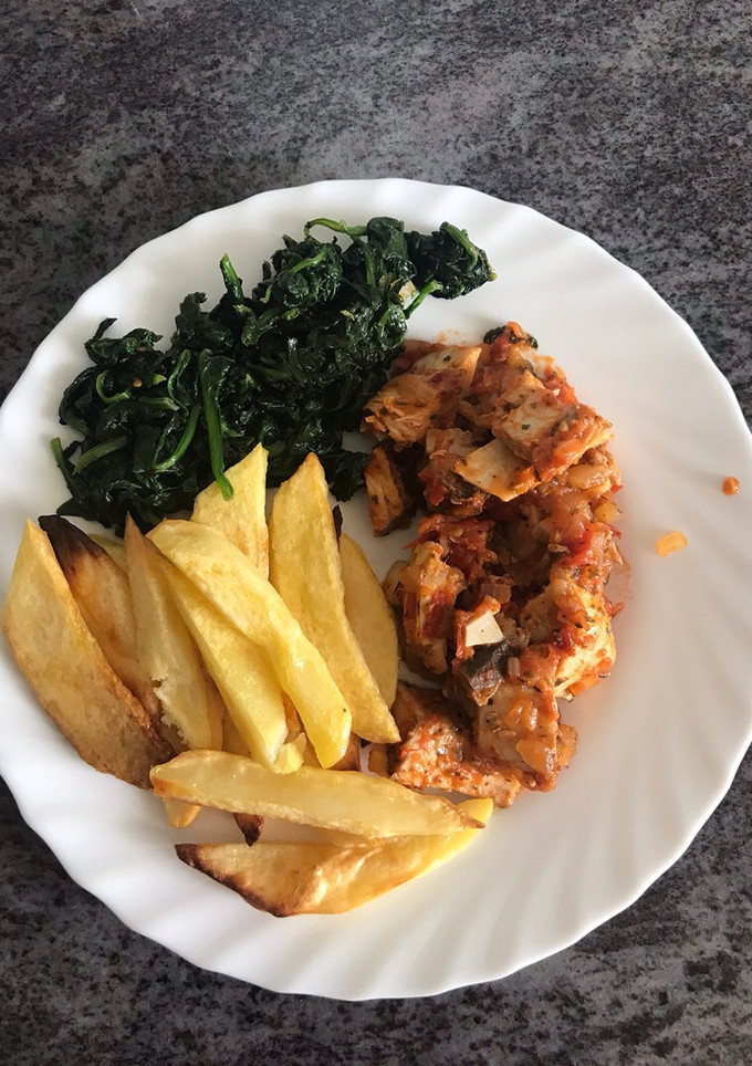 Una foto de Atún fresco con salsa