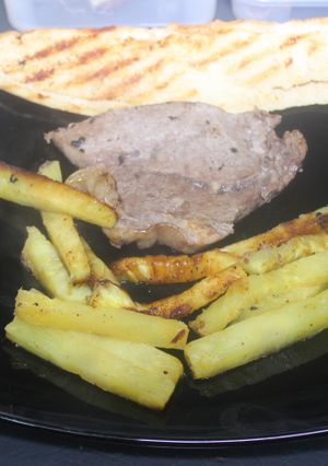 Foto principal de Entrecot con piña y pan tostado