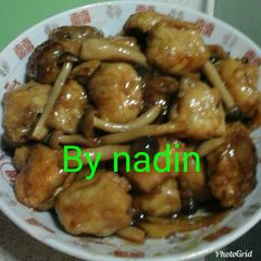 A picture of Stuffed tofu with minced fish.