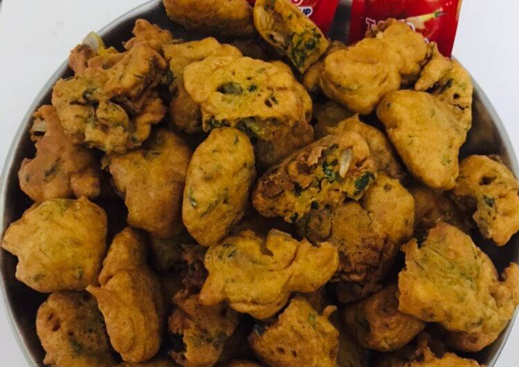 Easy Way to Prepare Delicious Sana Onion Pakoras