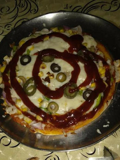 A picture of Veg pizza.