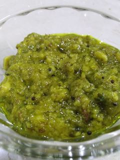 ગાઠીયા સ્પેશિયલ ચટણી (Ganthiya Chutney Recipe In Gujarati) રેસીપી મુખ્ય ફોટો