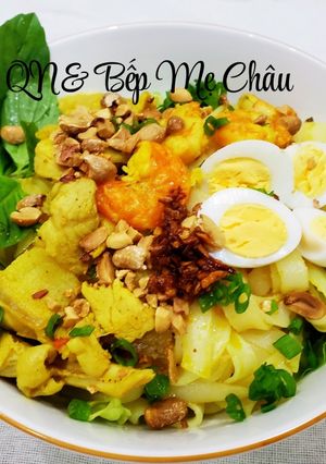 Hình của món Mì quảng trộn.