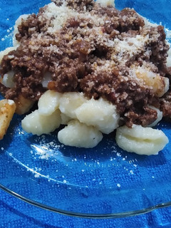 Una foto de Ñoquis con salsa bolognesa