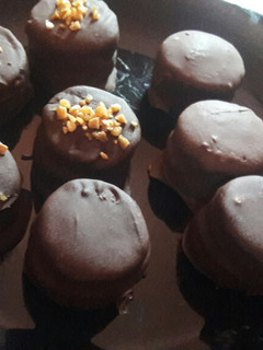 Una foto de Alfajores de chocolate