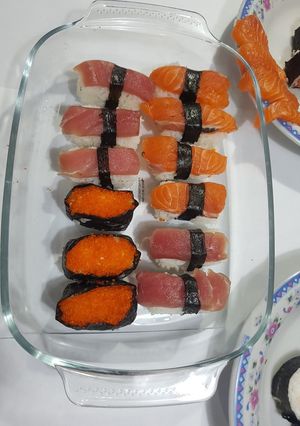 Foto resep Tobiko, salmon dan tuna sushi