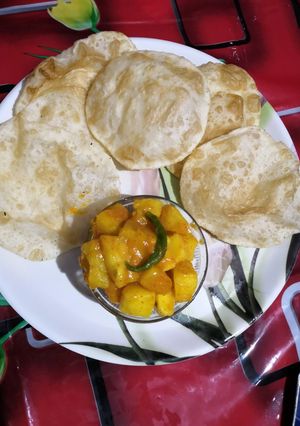 আলুর বাটি চচ্চড়ি ও লুচি রেসিপির প্রধান ছবি