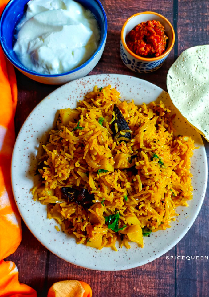 ખારી ભાત (Khari bhat recipe in Gujarati) રેસીપી મુખ્ય ફોટો
