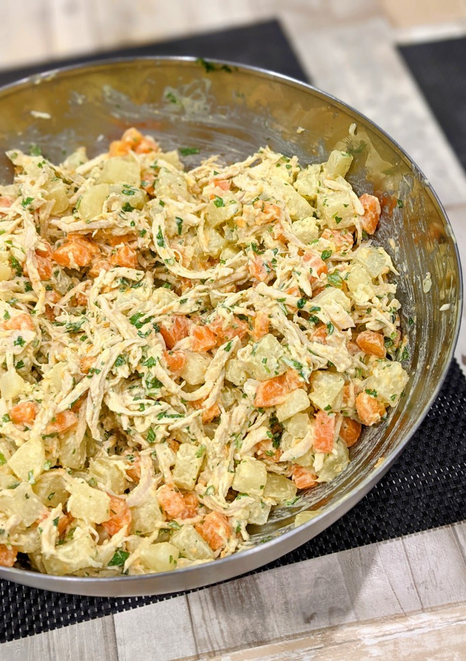 Una foto de Ensalada de pollo