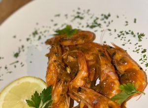 Une photo de CREVETTES 🦐 SAUCE SRIRACHA