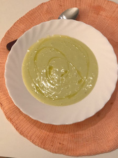Una foto de Puré de calabacín con caserio
