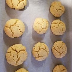 A picture of Easy Almond Flour Biscuits.