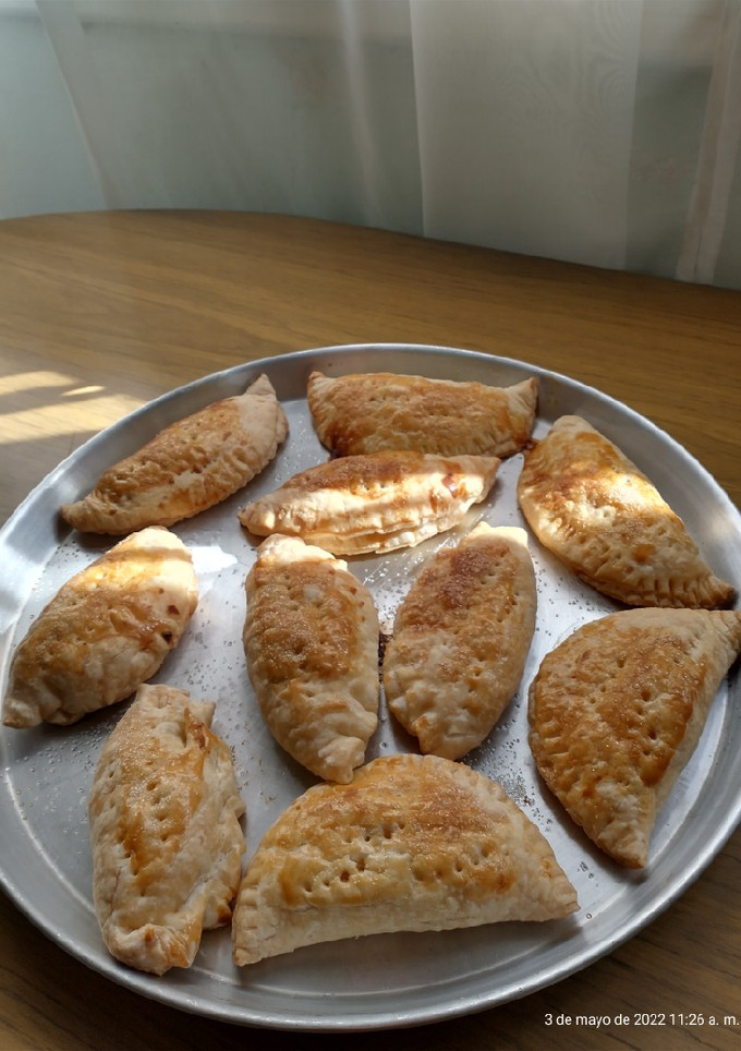 Una foto de Empanadas de carne dulces Argentinas!!!