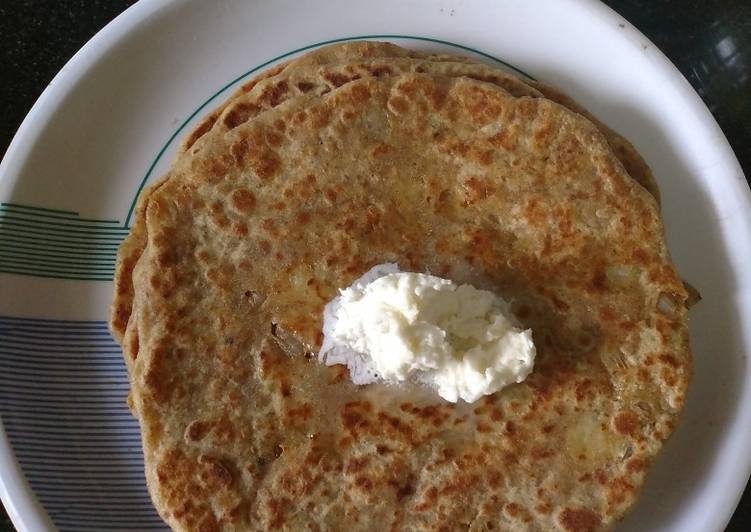 Recipe of Speedy Aloo pyaz Paratha with white butter