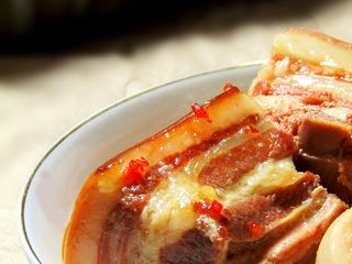Thịt kho trứng (thịt kho rệu)