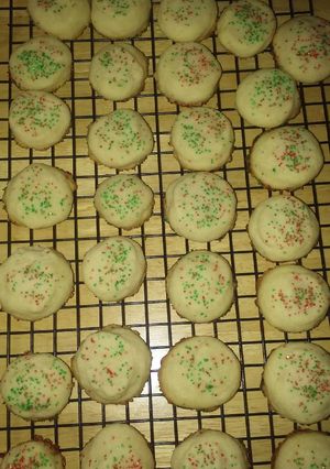 A picture of Meltaway Cookies.