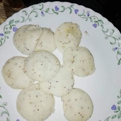 A picture of Spongy idli.