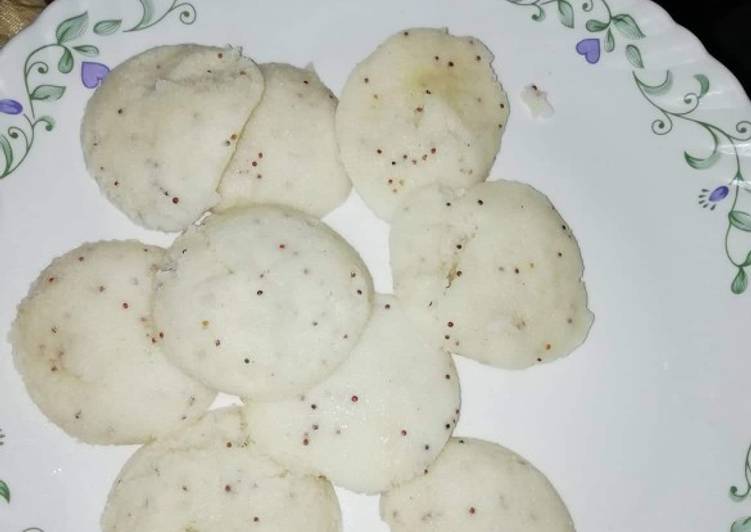 Spongy idli