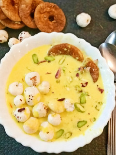मखाना अंजीर खीर (makhana anjeer kheer recipe in Hindi) रेसिपी मुख्य फोटो