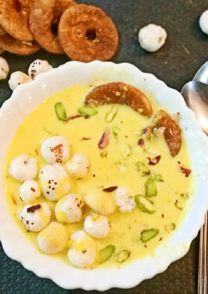 मखाना अंजीर खीर (makhana anjeer kheer recipe in Hindi) रेसिपी मुख्य फोटो