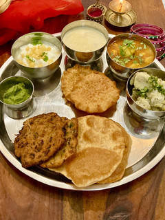 करवा चौथ की थाली(karwa chauth ki thali recipe in hindi) रेसिपी मुख्य फोटो