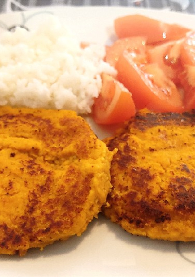 Una foto de Hamburguesas de garbanzos y calabaza