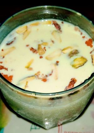 ठंडाई (thandai recipe in Hindi) रेसिपी मुख्य फोटो