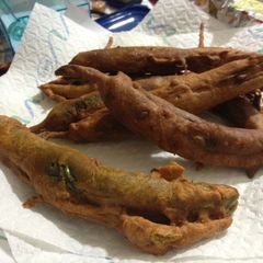 A picture of Mirchi Pakoda.