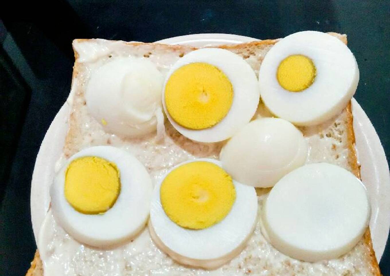 Roti gandum telor rebus(sarapan)