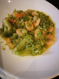 Una foto de Brócoli con gambas al ajillo