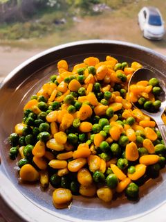 स्वीट कॉर्न मटर फ्राई (Sweet corn matar fry recipe in Hindi) रेसिपी मुख्य फोटो