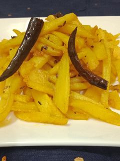आलू भुजिया (aloo bhujiya recipe in Hindi) रेसिपी मुख्य फोटो