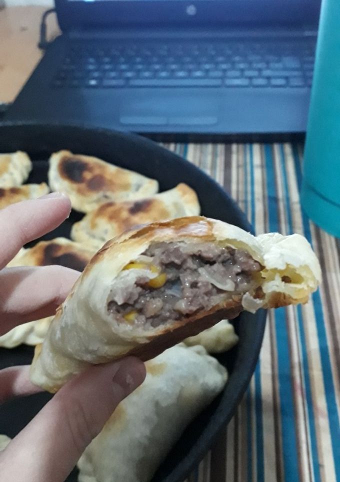 Una foto de Empanadas de humita y picada
