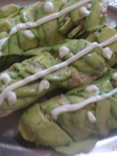 Una foto de Canelones de aguacate