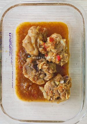 Hình của món Gà kho sả ớt.