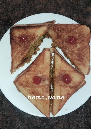 A picture of Chicken khimaToast Sandwich.