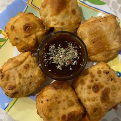 A picture of Chinese pocket samosa.