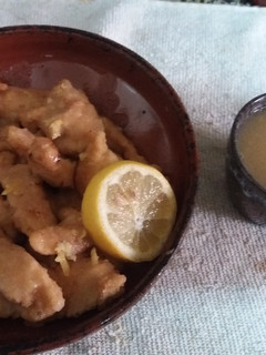 Una foto de Pollo al limón estilo chino