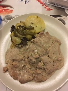 Una foto de Solomillo de cerdo con nata y cebolla