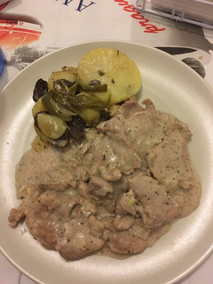 Una foto de Solomillo de cerdo con nata y cebolla