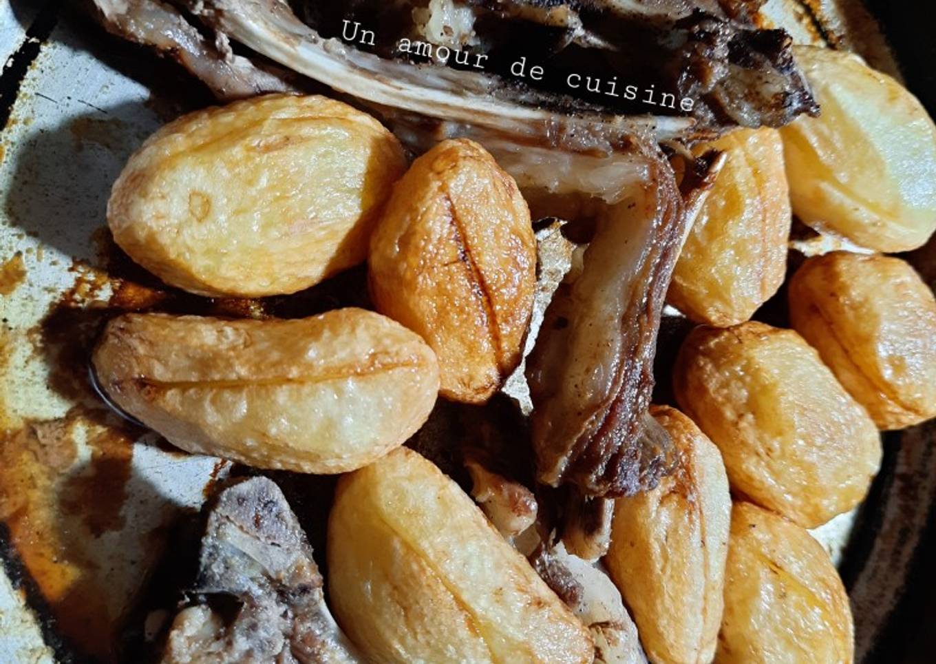 Côtelettes poêlées et petites pommes de terres frites 🍴